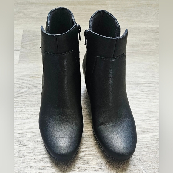 Clarks Collection Emily Holly Black Ankle Boots - Size 7.5M - Picture 7 of 10